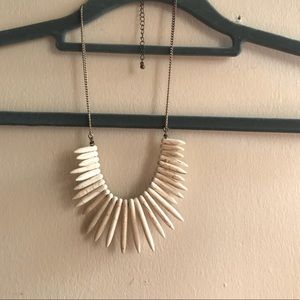 H&M white Necklace